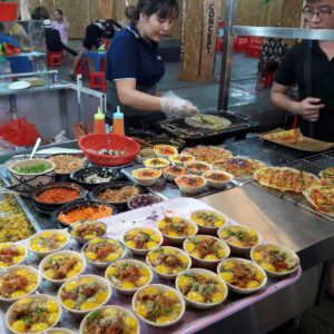 Eten op de markt in vietnam